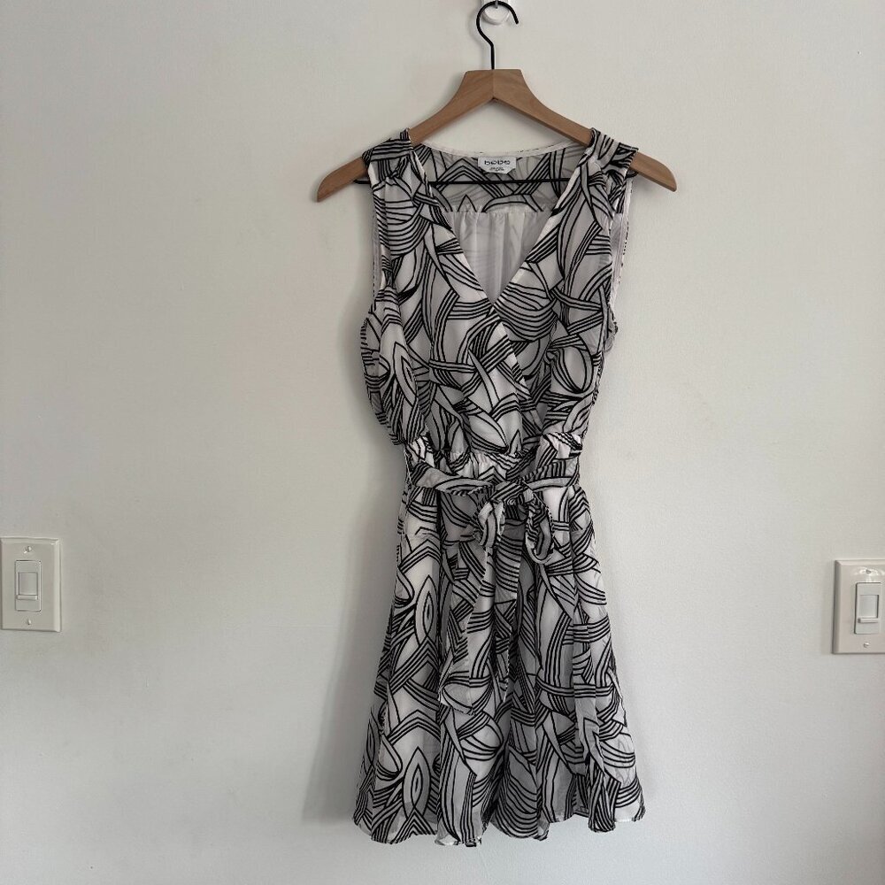 EUC Bebe Dress White with Embroidered Black Design with Tie Waist Size Small